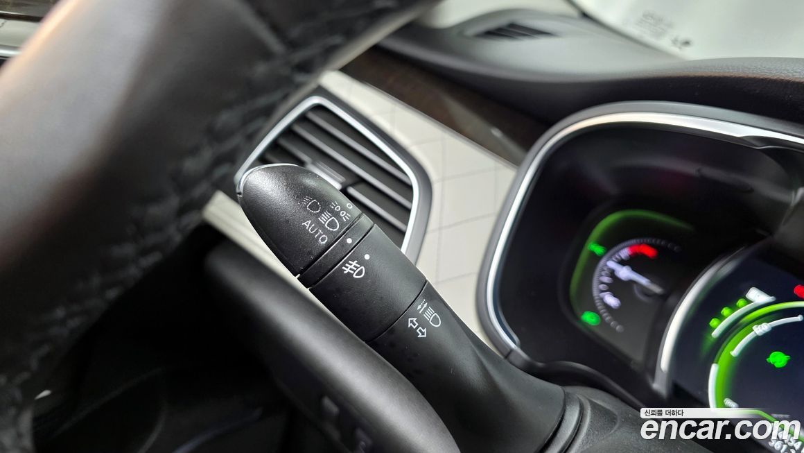 Renault SM6