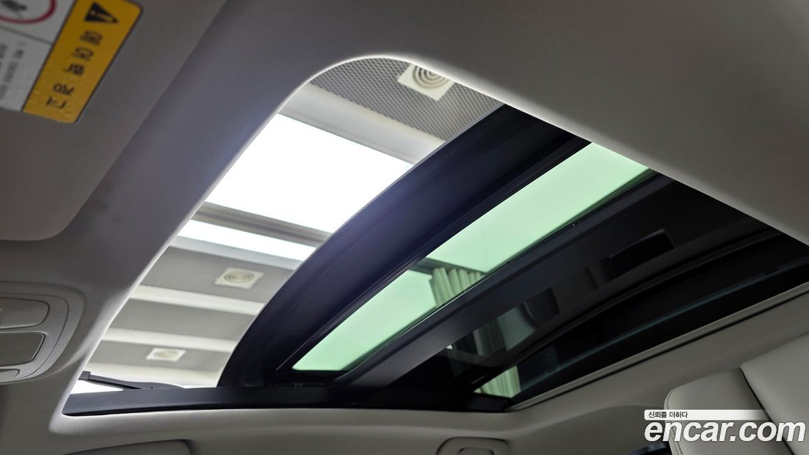 Renault SM6