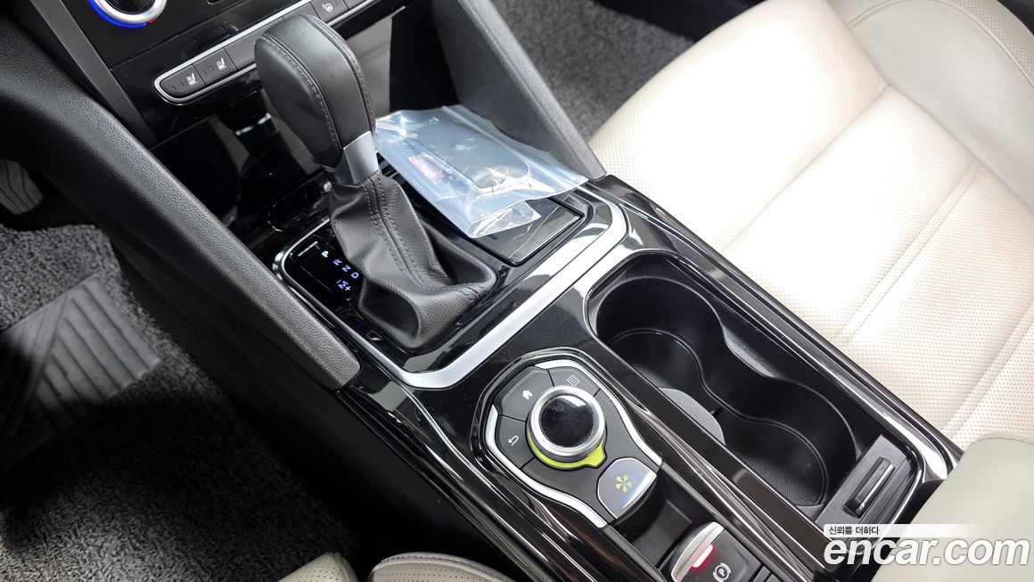 Renault SM6