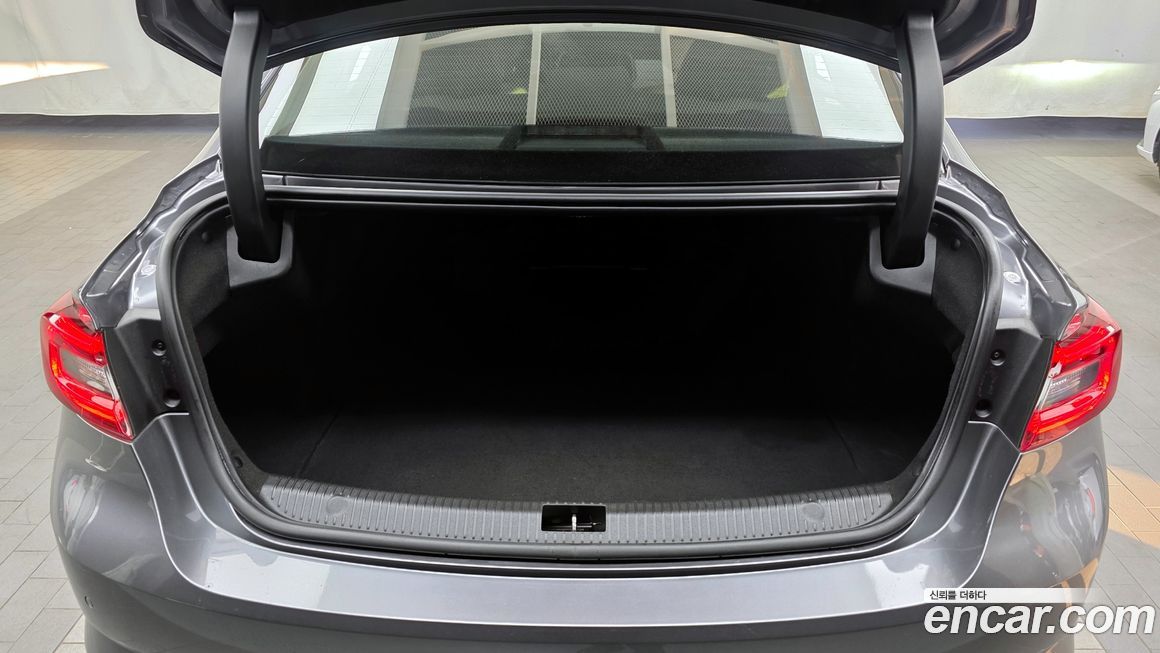 Renault SM6