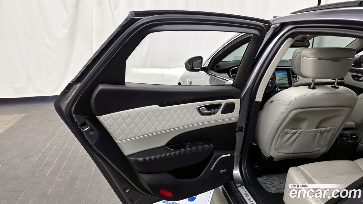 Renault SM6