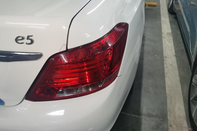 BYD BYD e5
