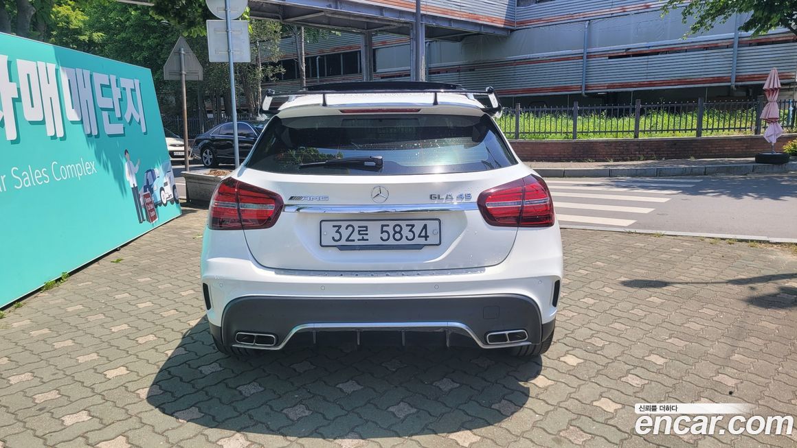 Mercedes-Benz GLA-Class