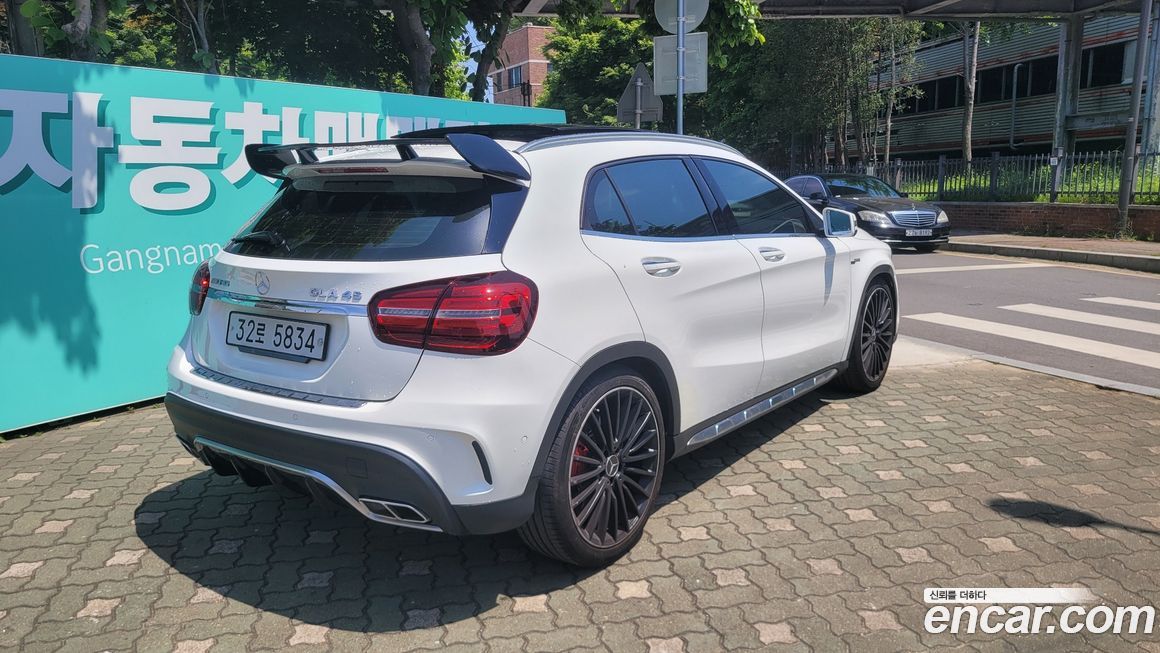 Mercedes-Benz GLA-Class