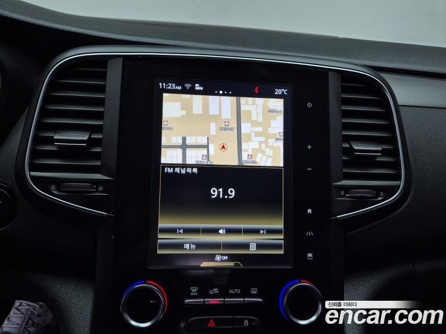 Renault SM6