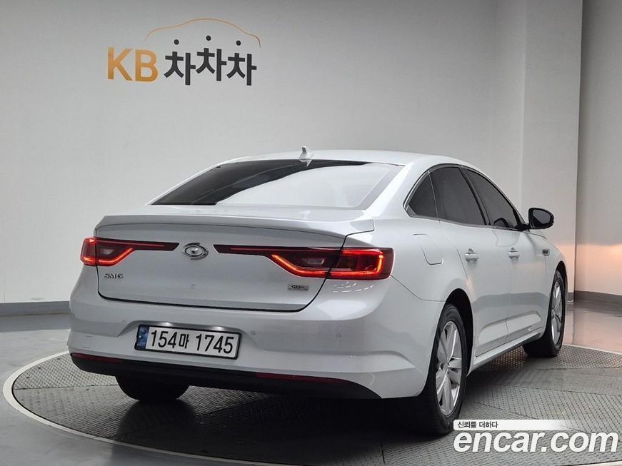 Renault SM6