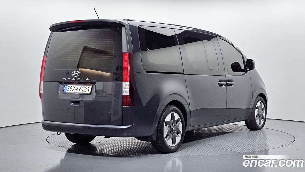 Hyundai Staria