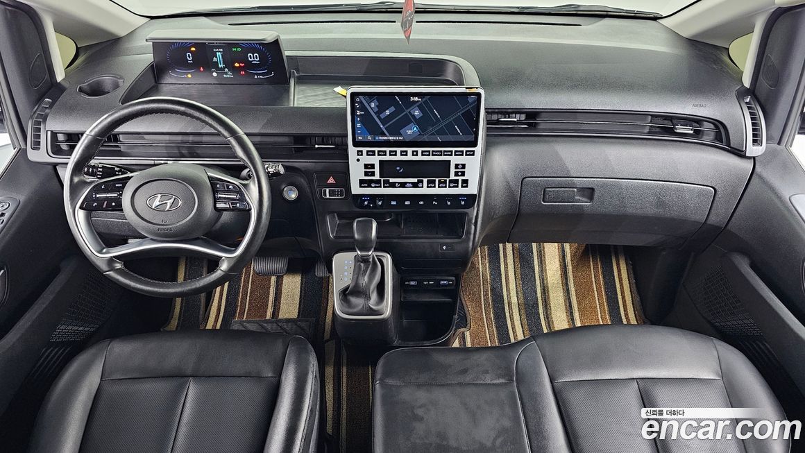 Hyundai Staria