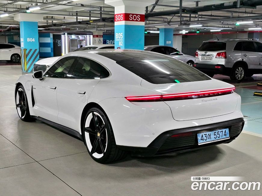 Porsche Taycan