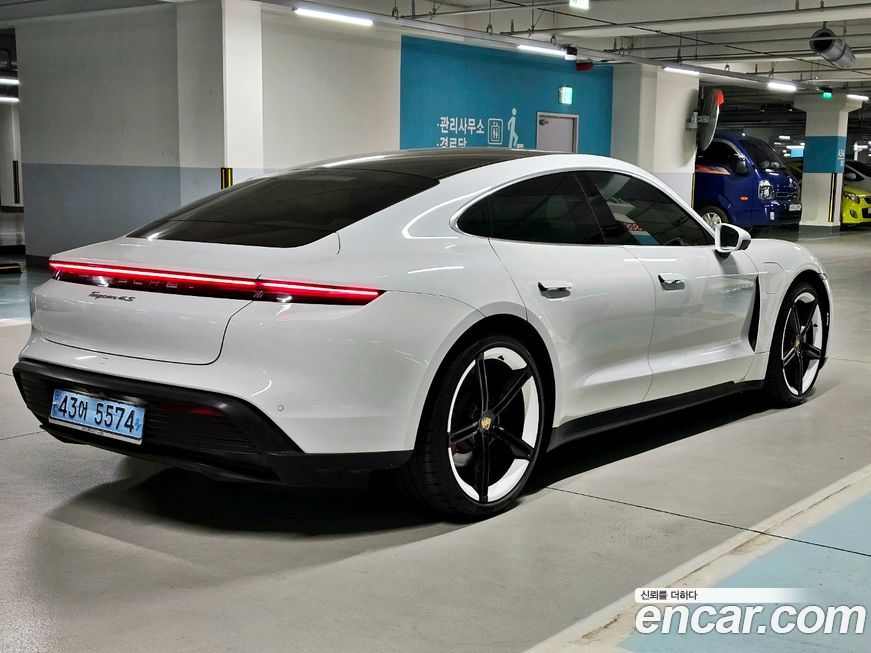 Porsche Taycan