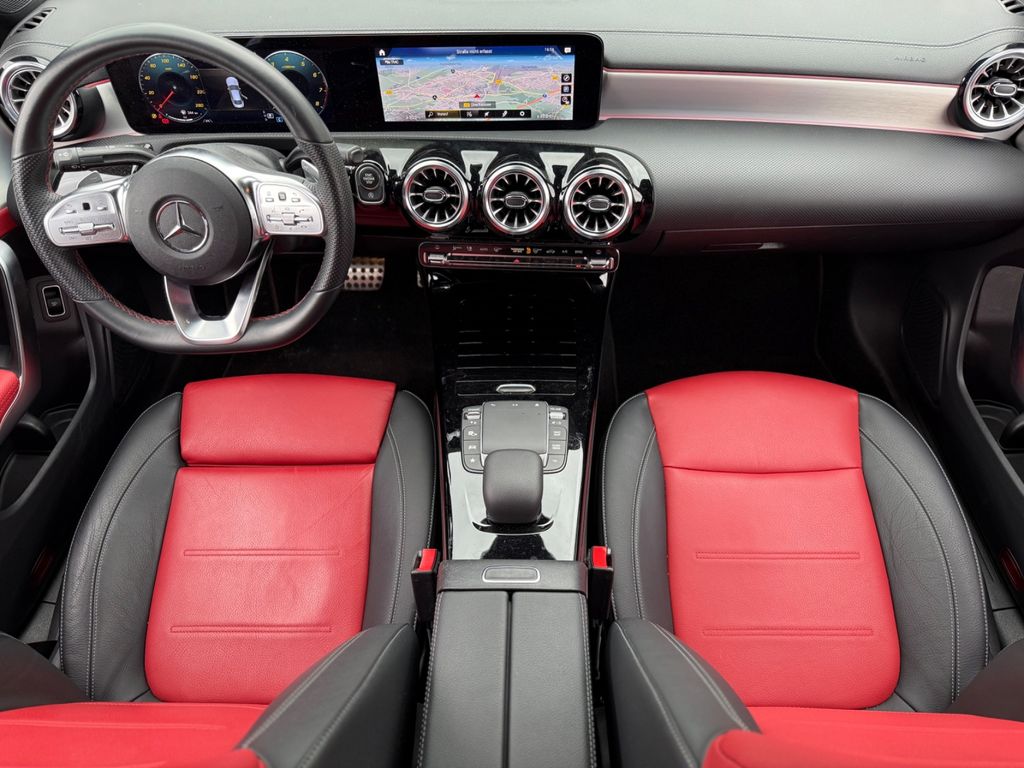 Mercedes-Benz CLA 180