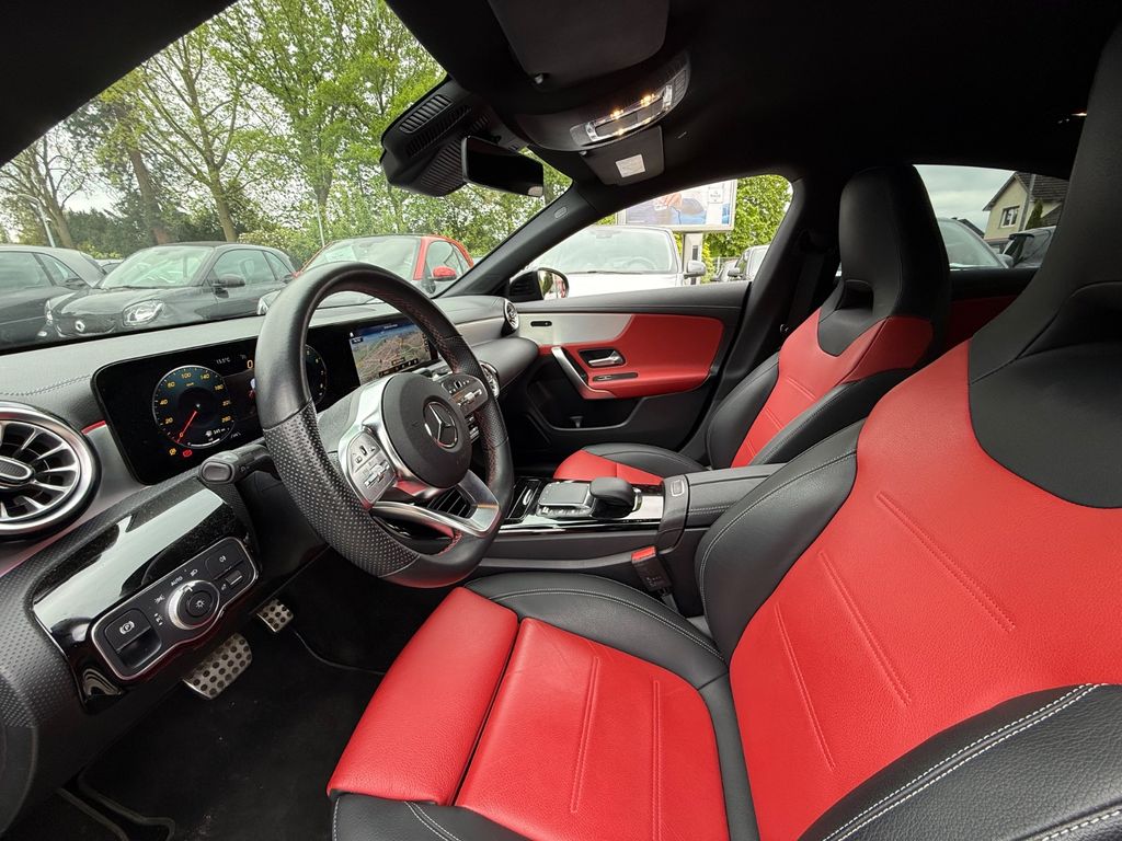 Mercedes-Benz CLA 180
