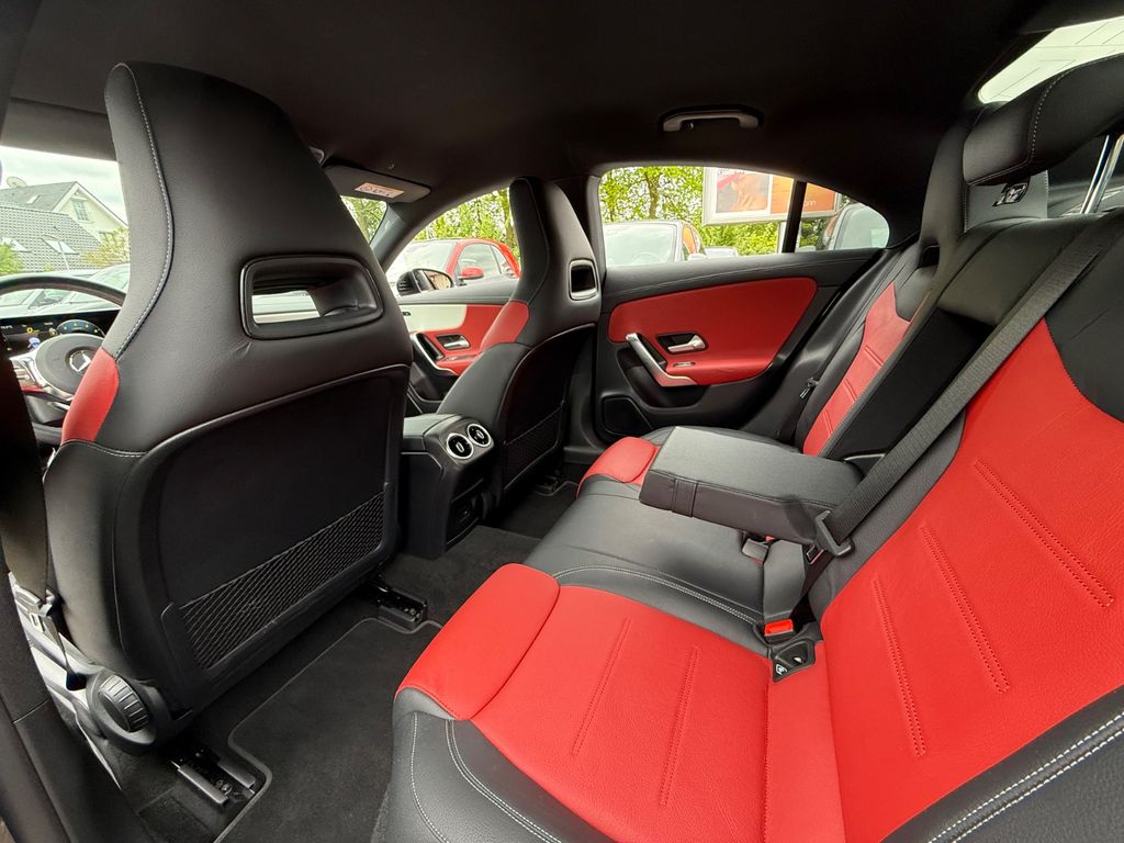 Mercedes-Benz CLA 180