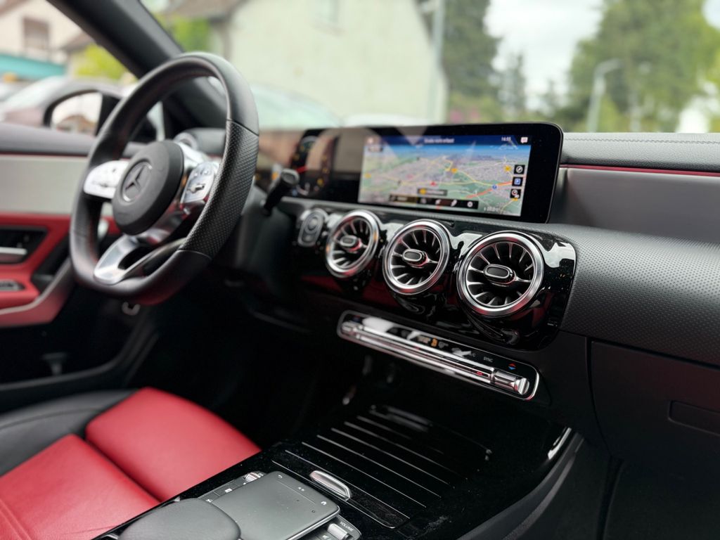 Mercedes-Benz CLA 180