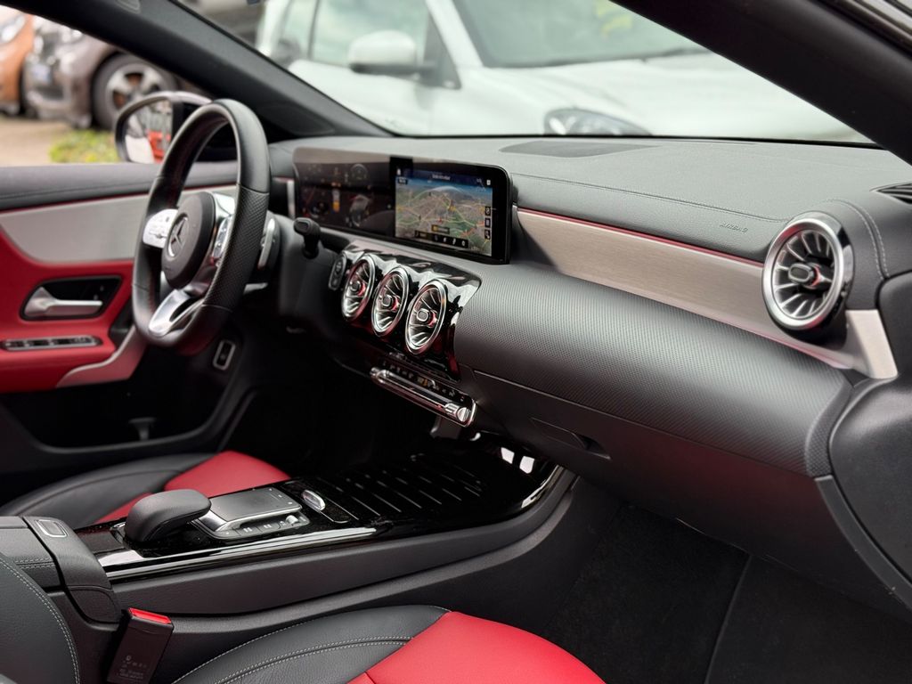 Mercedes-Benz CLA 180