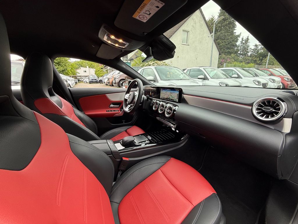 Mercedes-Benz CLA 180