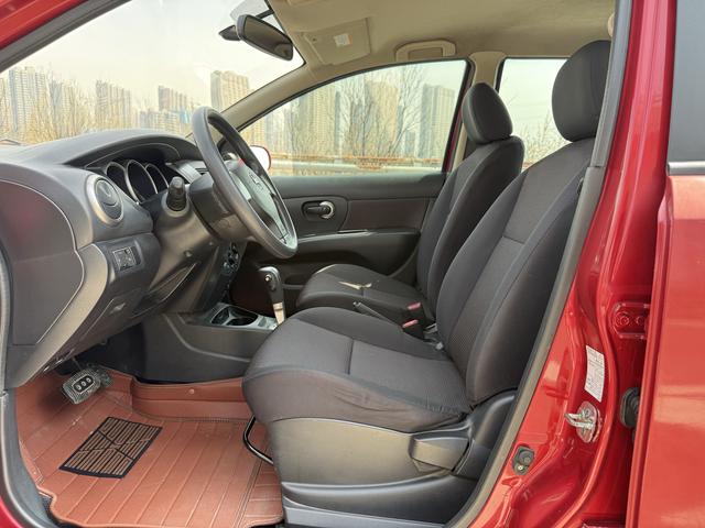 Nissan Livina