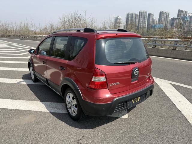 Nissan Livina