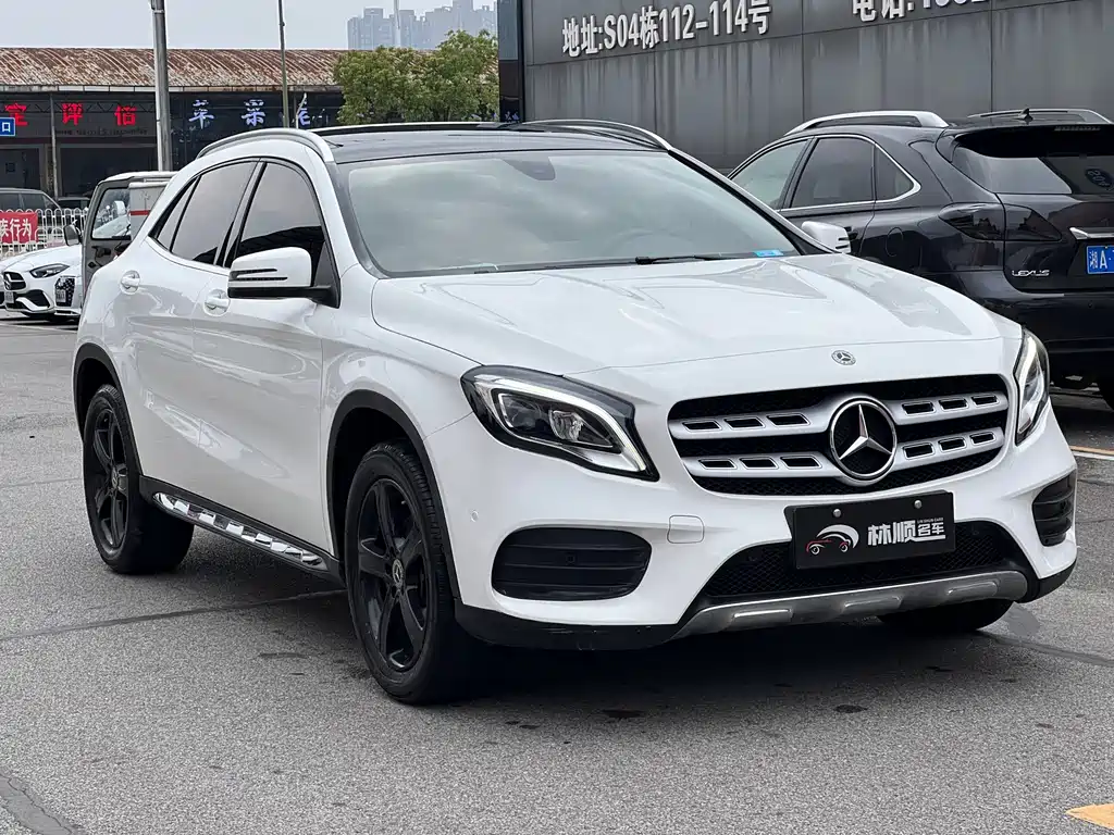 Mercedes-Benz GLA