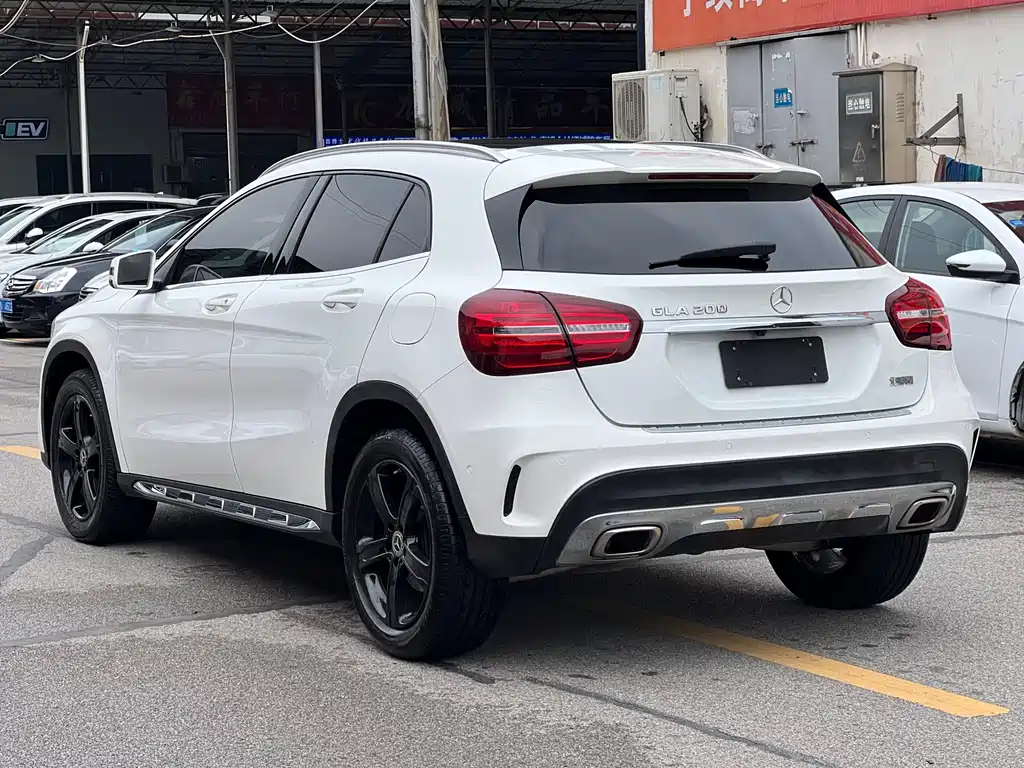 Mercedes-Benz GLA