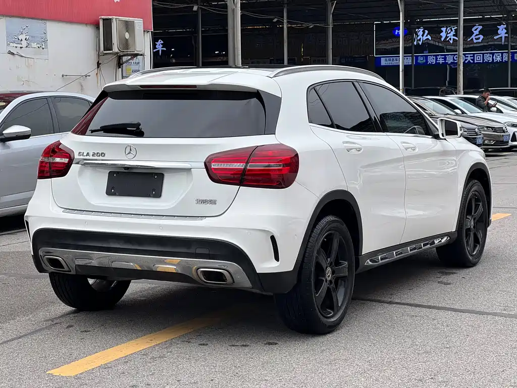 Mercedes-Benz GLA