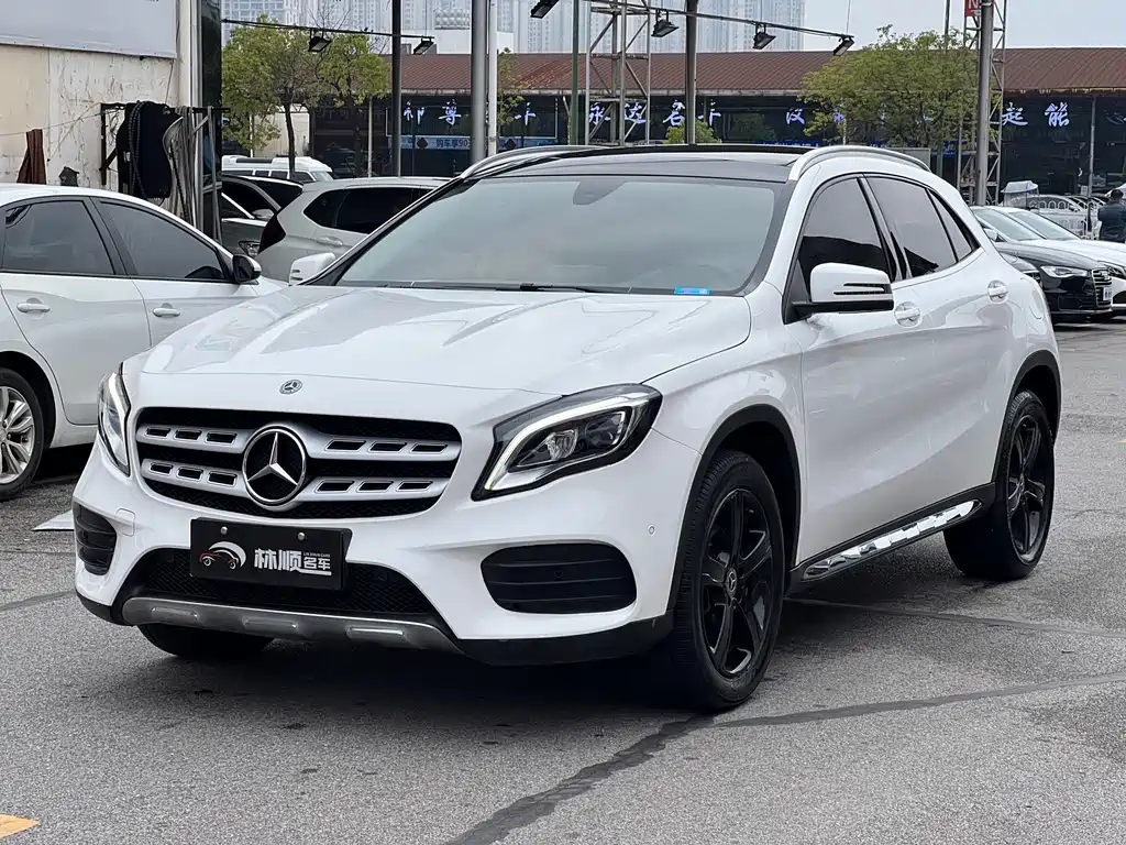 Mercedes-Benz GLA