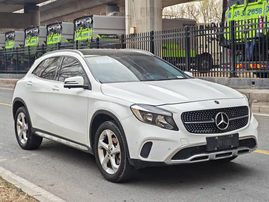 Mercedes-Benz GLA