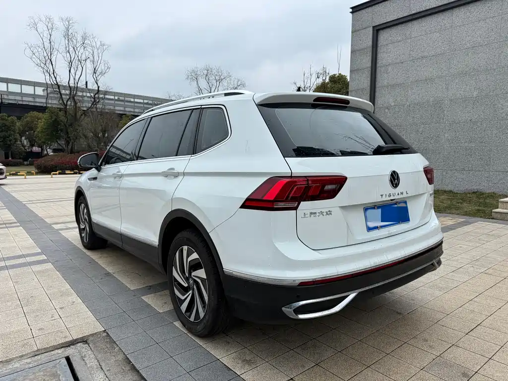 Volkswagen Tiguan L