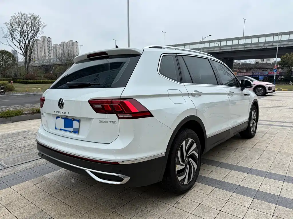 Volkswagen Tiguan L