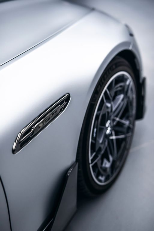 Mercedes-Benz SL 63 AMG