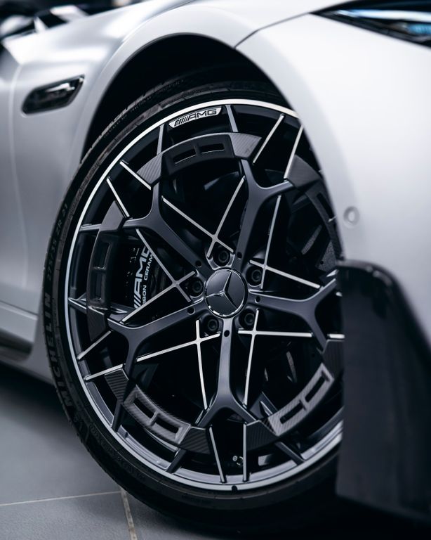 Mercedes-Benz SL 63 AMG