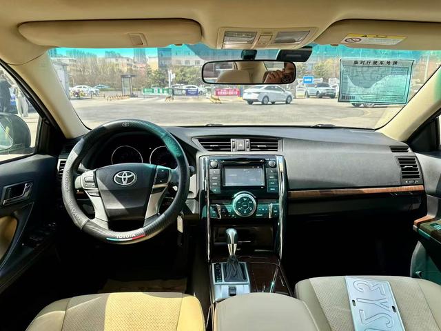 Toyota Reiz