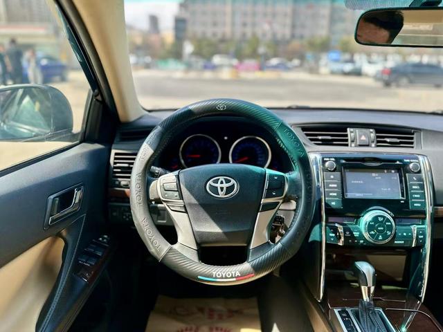 Toyota Reiz