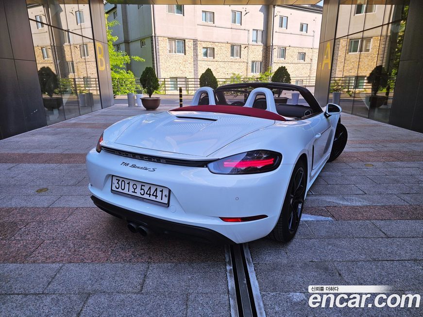 Porsche 718