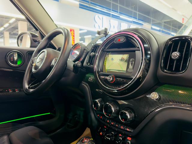MINI MINI COUNTRYMAN