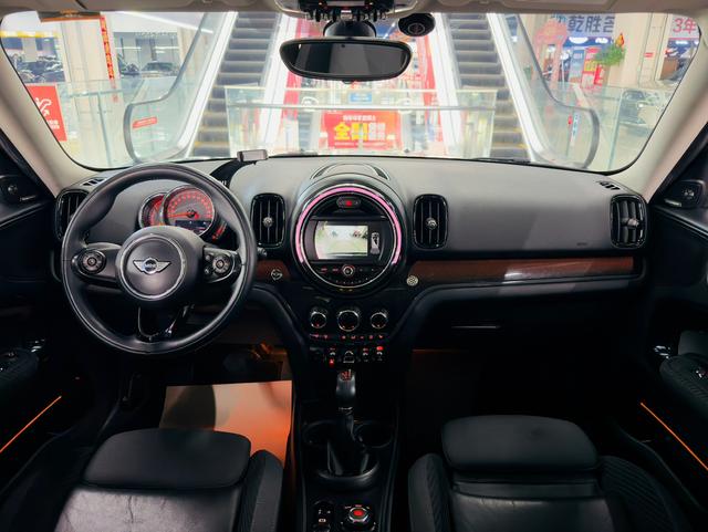 MINI MINI COUNTRYMAN