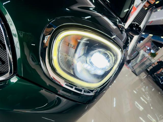 MINI MINI COUNTRYMAN