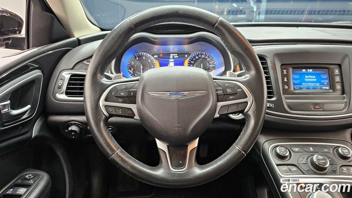 Chrysler 200