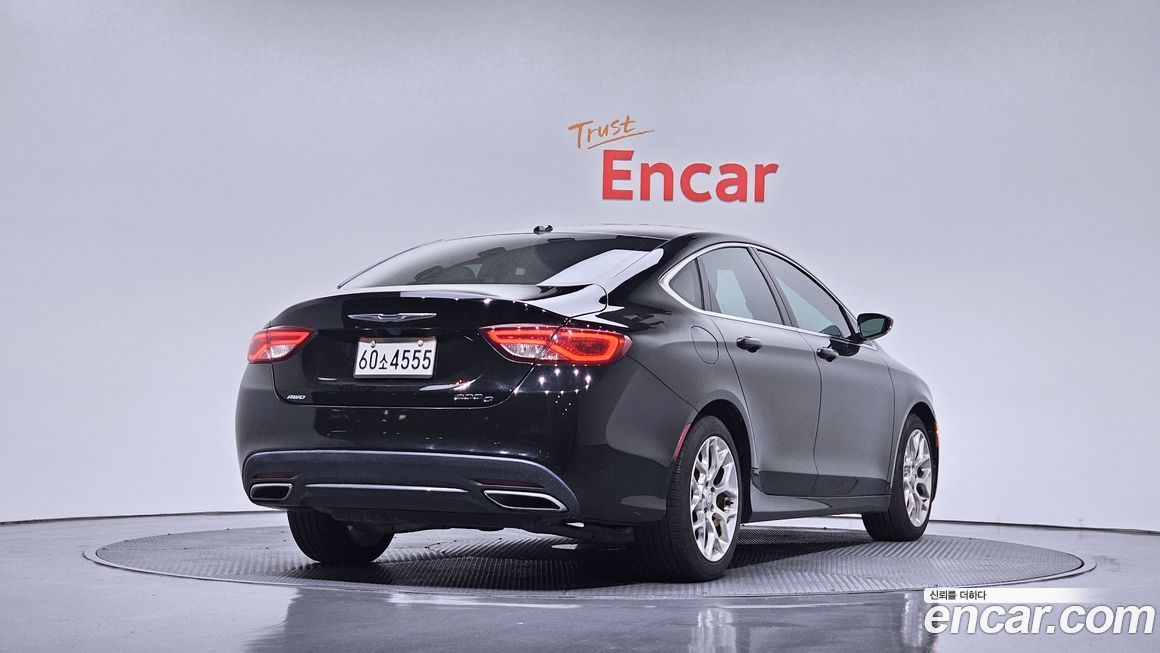 Chrysler 200