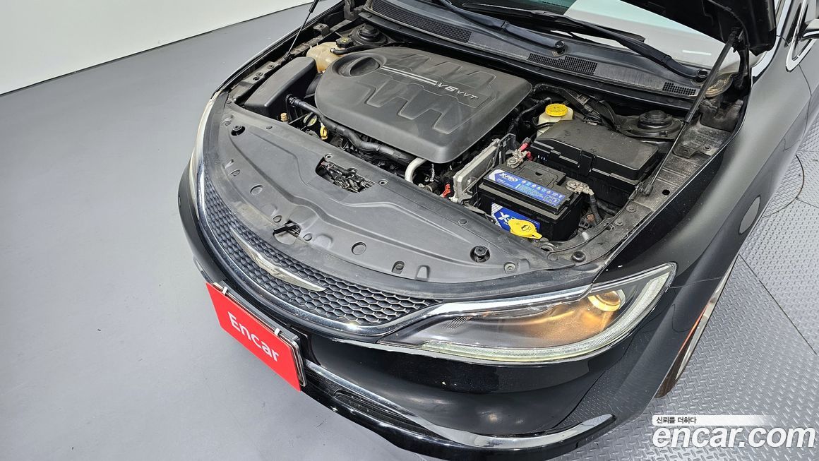 Chrysler 200