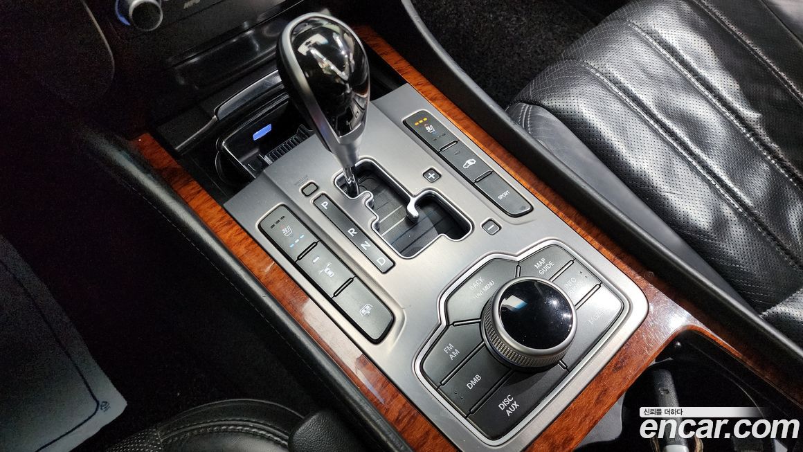 Hyundai Equus