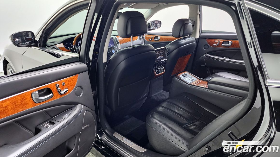 Hyundai Equus