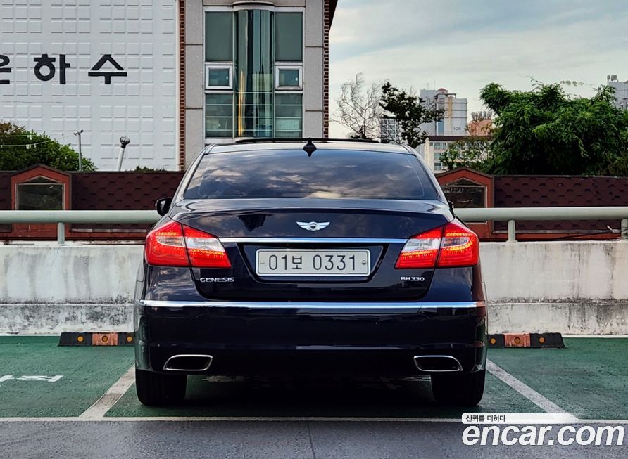 Hyundai Genesis