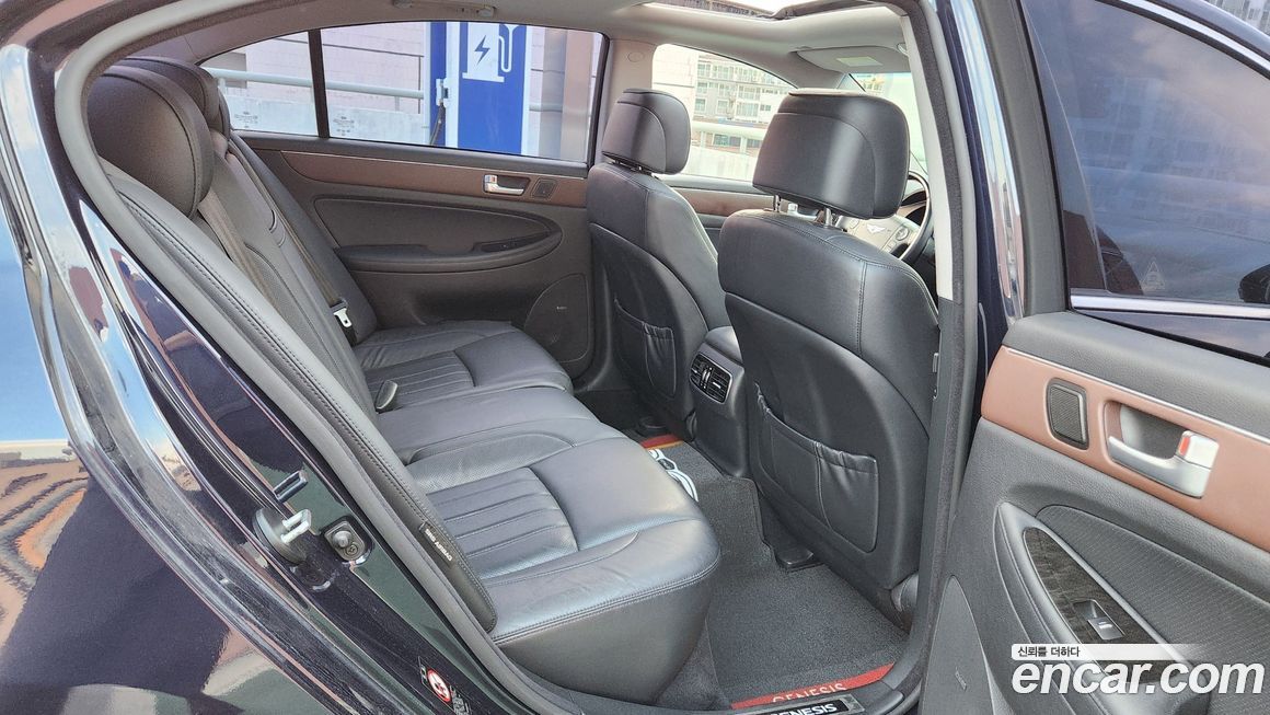 Hyundai Genesis