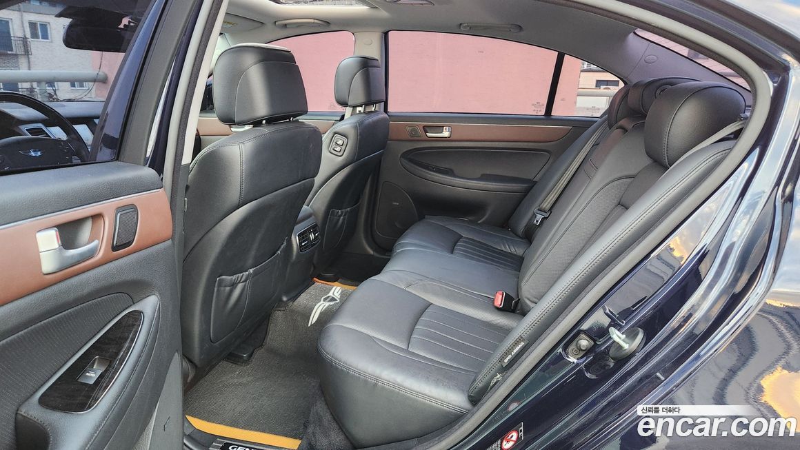 Hyundai Genesis