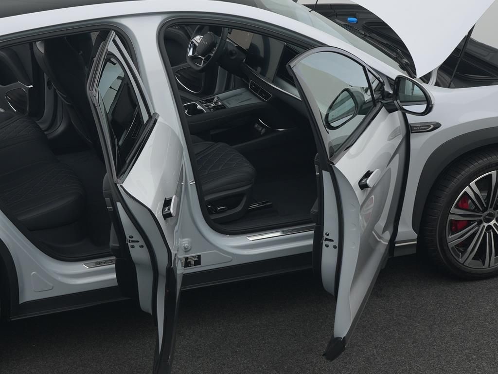 BYD SEALION 7