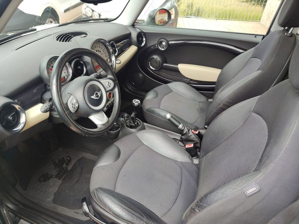 MINI Cooper Clubman
