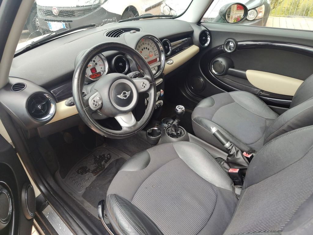 MINI Cooper Clubman