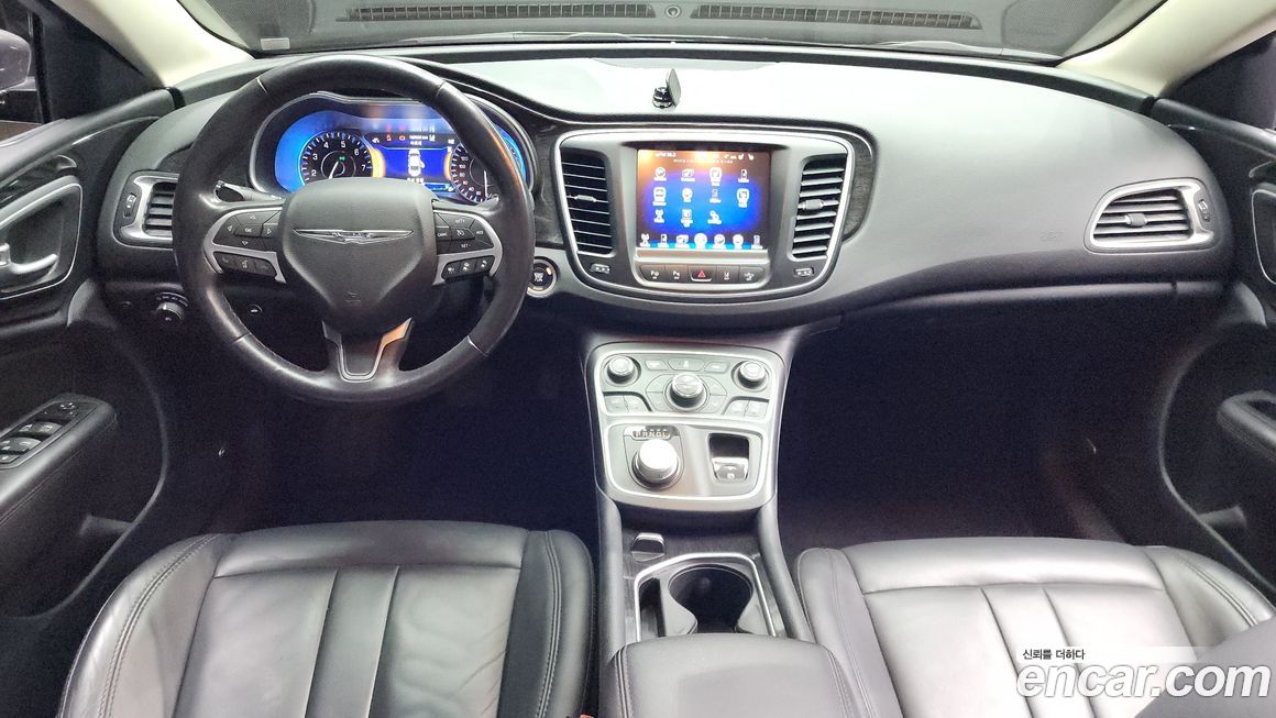 Chrysler 200