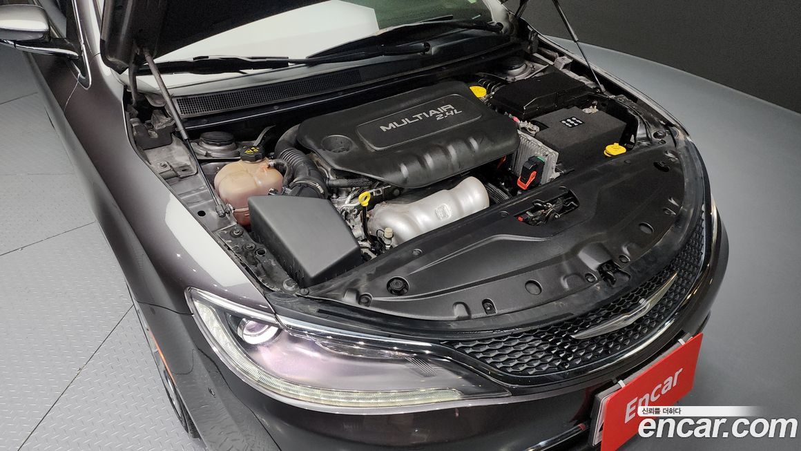 Chrysler 200